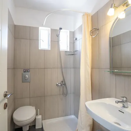 Anna's Place Hotel